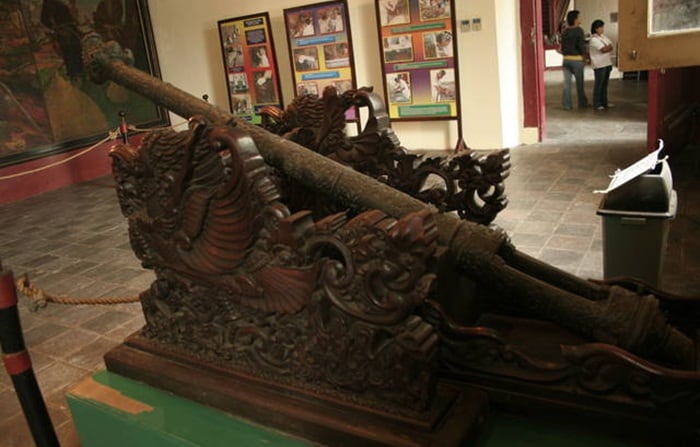 Meriam Koleksi Museum via surgakita, Mengenal Sejarah Museum Fatahillah, Harga Tiket Masuk Museum Sejarah Jakarta, Menikmati Aneka Fasilitas Museum Fatahillah, Kegiatan Seru yang Wajib Dilakukan, Aneka Tips Berwisata ke Museum Fatahillah