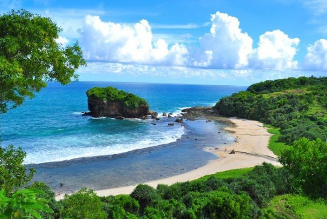 Pantai Wediombo Gunung Kidul via Ksmtour, 1. Pantai Pulang Sawal, 2. Pantai Pok Tunggal, 3. Pantai Wedi Ombo, 4. Pantai Siung, 5. Pantai Kukup, 6. Pantai Sundak, 7. Pantai Baron, 8. Pantai Sepanjang, 9. Pantai Sadranan, 10. Pantai Ngobaran, 11. Pantai Parangtritis, 12. Pantai Nglambor, 13. Pantai Drini, 14. Pantai Wediombo, 15. Pantai Glagah, 16. Pantai Jogan, 17. Pantai Krakal, 18. Pantai Depok, 19. Pantai Ngrenehan, 20. Pantai Parangkusumo, 21. Pantai Timang, 22. Pantai Nguluran, 23. Pantai Watu Kodok, 24. Pantai Pandansari, 25. Pantai Kesirat, 26. Pantai Goa Cemara, 27. Pantai Pasir Kadilangu, 28. Pantai Sadeng, 29. Pantai Jungwok
