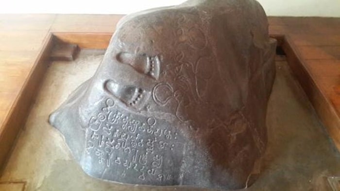 Salinan Prasasti Ciareteun via Tripadvisor, Mengenal Sejarah Museum Fatahillah, Harga Tiket Masuk Museum Sejarah Jakarta, Menikmati Aneka Fasilitas Museum Fatahillah, Kegiatan Seru yang Wajib Dilakukan, Aneka Tips Berwisata ke Museum Fatahillah