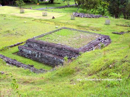 Candi Kapur Istana Ratu Boko via ttashintta.wordpresscom, Sejarah Candi Ratu Boko, Lokasi Candi Ratu Boko, Rute Menuju Lokasi Candi Ratu Boko, Harga Tiket Masuk Candi Ratu Boko, Bagian Istana Ratu Boko, Pesona Candi Ratu Boko, Tips Berlibur