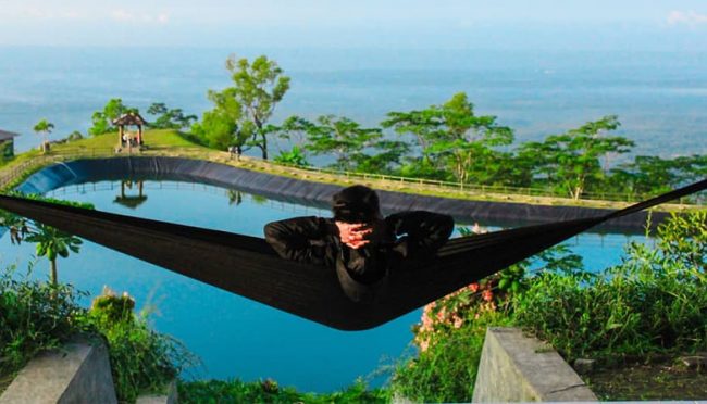 Hammocking, Lokasi Wisata Alam Embung Batara Sriten, Rute Menuju Lokasi Wisata Embung Batara Sriten, Harga Tiket Masuk Embung Batara Sriten, Fasilitas Pendukung, Aktivitas Seru yang Bisa Dilakukan, Pesona Wisata Alam Embung Batara Sriten, Tips Berlibur