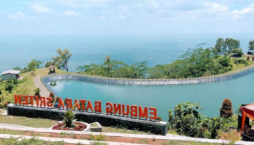 Puncak Embung Batara Sriten, Lokasi Wisata Alam Embung Batara Sriten, Rute Menuju Lokasi Wisata Embung Batara Sriten, Harga Tiket Masuk Embung Batara Sriten, Fasilitas Pendukung, Aktivitas Seru yang Bisa Dilakukan, Pesona Wisata Alam Embung Batara Sriten, Tips Berlibur