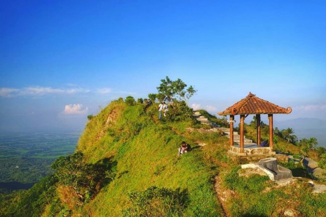 Puncak Mangir via IG @joeluluk, Lokasi Wisata Alam Embung Batara Sriten, Rute Menuju Lokasi Wisata Embung Batara Sriten, Harga Tiket Masuk Embung Batara Sriten, Fasilitas Pendukung, Aktivitas Seru yang Bisa Dilakukan, Pesona Wisata Alam Embung Batara Sriten, Tips Berlibur