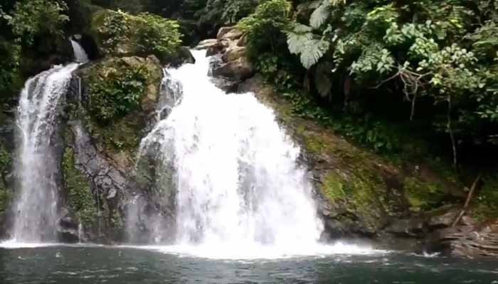 Air Terjun Terujak, 1. Pantai Pasir Putih Langsa, 2. Hutan Kota Langsa, 3. Pulau Teulaga Tujoh, 4. Taman Mangrove Langsa, 5. Gedung Balee Juang, 6. Pantai Buatan Kuala Langsa, 7. Vitra Tirta Raya Waterboom, 8. Taman Bambu Runcing, 9. Mutiara Waterpark, 10. Pantai Kuala Parek, 11. Langsa Town Square (Latos), 12. Kolam Renang Kemuning, 13. Pelabuhan Kuala Langsa, 14. Air Terjun Terujak, 15. Kawasan Toko Belakang, 16. Ujong Pusong, 17. Pantai Matang Ulim Idi Cut, 18. Pantai Kuala Geulumpang, 19. Lapangan Merdeka Langsa – Alun-alun Langsa, 20. Kebun Indah Villa, 21. Royal Waterboom Langsa