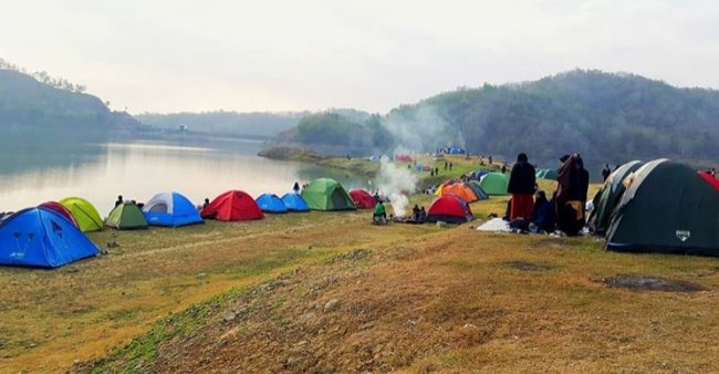 Camping Seru di Waduk Sermo via IG @Ganjar_winarno, Lokasi Wisata Alam Waduk Sermo, Rute Menuju Lokasi Waduk Sermo, Harga Tiket Masuk Waduk Sermo, Fasilitas yang Ada di Waduk Sermo, Cerita Tentang Waduk Sermo, Aktivitas Seru yang Bisa Kamu Lakukan, Spot Foto di Waduk Sermo, Tips Berlibur