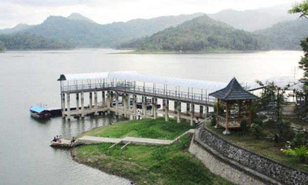 Fasilitas Perahu untuk Keliling Waduk via Dekatour, Lokasi Wisata Alam Waduk Sermo, Rute Menuju Lokasi Waduk Sermo, Harga Tiket Masuk Waduk Sermo, Fasilitas yang Ada di Waduk Sermo, Cerita Tentang Waduk Sermo, Aktivitas Seru yang Bisa Kamu Lakukan, Spot Foto di Waduk Sermo, Tips Berlibur