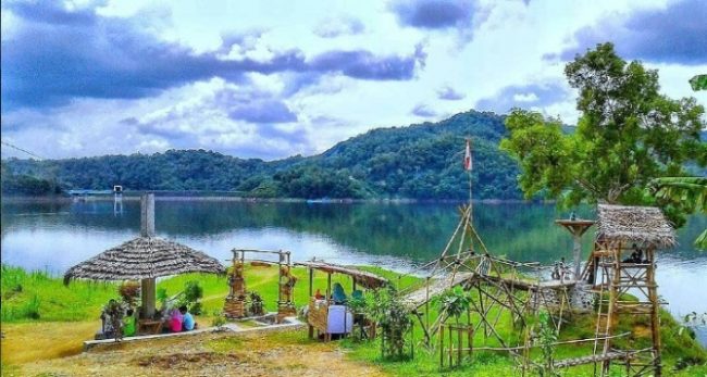 Gumuk Sri Tinon, Lokasi Wisata Alam Waduk Sermo, Rute Menuju Lokasi Waduk Sermo, Harga Tiket Masuk Waduk Sermo, Fasilitas yang Ada di Waduk Sermo, Cerita Tentang Waduk Sermo, Aktivitas Seru yang Bisa Kamu Lakukan, Spot Foto di Waduk Sermo, Tips Berlibur