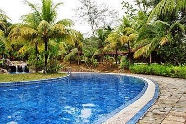 Kolam Renang Keumuning Selembat, 1. Pantai Pasir Putih Langsa, 2. Hutan Kota Langsa, 3. Pulau Teulaga Tujoh, 4. Taman Mangrove Langsa, 5. Gedung Balee Juang, 6. Pantai Buatan Kuala Langsa, 7. Vitra Tirta Raya Waterboom, 8. Taman Bambu Runcing, 9. Mutiara Waterpark, 10. Pantai Kuala Parek, 11. Langsa Town Square (Latos), 12. Kolam Renang Kemuning, 13. Pelabuhan Kuala Langsa, 14. Air Terjun Terujak, 15. Kawasan Toko Belakang, 16. Ujong Pusong, 17. Pantai Matang Ulim Idi Cut, 18. Pantai Kuala Geulumpang, 19. Lapangan Merdeka Langsa – Alun-alun Langsa, 20. Kebun Indah Villa, 21. Royal Waterboom Langsa