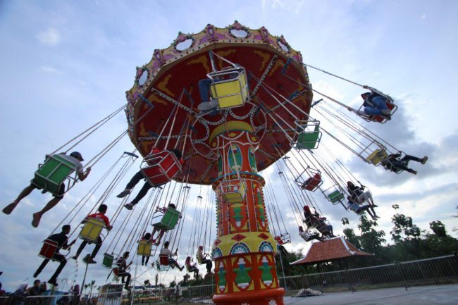 Kursi Mabur, Lokasi Wisata Taman Hiburan Sindu Kusuma Edupark, Rute Menuju Lokasi Wisata Edupark, Wisata Sindu Kusuma Edupark, Harga Tiket Masuk Sindu Kusuma Edupark, Fasilitas yang Tersedia, Harga Tiket Wahana Sindu Kusuma Edupark, Wahana Seru di Sindu Kusuma Edupark, Tips Berlibur