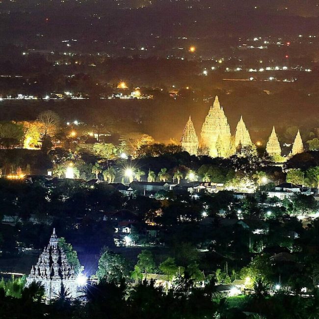 Megahnya Candi Prambanan, 1. Wisata Candi Prambanan, 2. Wisata Air Terjun Sri Gethuk, 3. Curug Indah Tegalrejo, 4. Pasar Beringharjo, 5. Sindu Kusuma Edupark (SKE), 6. Tugu Jogja, 7. Museum Benteng Vredeburg, 8. Taman Pintar Yogyakarta, 9. Gumuk Pasir Parangkusumo, 10. The Lost World Castle, 11. Wisata Istana Ratu Boko, 12. Pantai Pok Tunggal, 13. Pantai Parangtritis, 14. Pantai Baron, 15. Pantai Siung, 16. Pabrik Gula Madukismo, 17. Museum Mini Sisa Hartaku, 18. Museum Affandi, 19. Museum Sonobudoyo Siung, 20. Wisata Kotagede , 21. Keraton Ngayogyakarta Hadiningrat, 22. Kebun Binatang Gembira Loka, 23. Jalan Malioboro, 24. Kampung Wisata Taman Sari, 25. Hutan Pinus Mangunan, 26. Kebun Buah Mangunan Jogja, 27. Pantai Timang, 28. Wisata Goa Selarong, 29. Wisata Alam Kalibiru, 30. Cave Tubing di Goa Pindul, 31. Candi Sambisari, 32. Wisata Candi Plaosan, 33. “Cahaya Surga” di Gua Jomblang, 34. Bukit Parang Endog, 35. Bukit Bintang Jogja, 36. Pantai Indrayanti, 37. Pantai Jogan, 38. Pantai Sundak, 39. Pantai Krakal, 40. Goa Gelatik, 41. Cave Tubing Kalisuci, 42. Pantai Sadranan, 43. The World Landmarks Merapi Park, 44. Transmart Carrefour Maguwo, 45. Pantai Nglambor , 46. Jogja Bay Waterpark (Tutup Sementara), 47. Kebun Teh Nglinggo Jogja, 48. Tebing Breksi, 49. Wisata Hutan Mangrove Wana Tirta, 50. Taman Nasional Gunung Merapi, 51. Jurang Tembelan, 52. Gunung Api Purba Nglanggeran, 53. Candi Ijo D.I. Yogyakarta, 54. Alun-alun Kidul, Jogja, 55. Taman Pelangi Monjali, 56. Jalan Prawirotaman, 57. Titik Nol Yogyakarta, 58. Taman Budaya Yogyakarta, 59. Ekowisata Sungai Mudal, 60. Pojok Beteng, 61. HeHa Sky View, 62. HeHa Ocean View, 63. Tumpeng Menoreh, 64. Rumah Jembarati (Tutup), 65. Studio Alam Glampong, 66. Bukit Panguk Kediwung, 67. Curug Pulosari, 68. Seribu Batu Songgo Langit, 69. Embung Langensari, 70. Pantai Ngrawe (MESRA)
