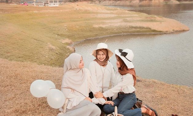 Spot Foto Kece via IG @anisadheaa, Lokasi Wisata Alam Waduk Sermo, Rute Menuju Lokasi Waduk Sermo, Harga Tiket Masuk Waduk Sermo, Fasilitas yang Ada di Waduk Sermo, Cerita Tentang Waduk Sermo, Aktivitas Seru yang Bisa Kamu Lakukan, Spot Foto di Waduk Sermo, Tips Berlibur