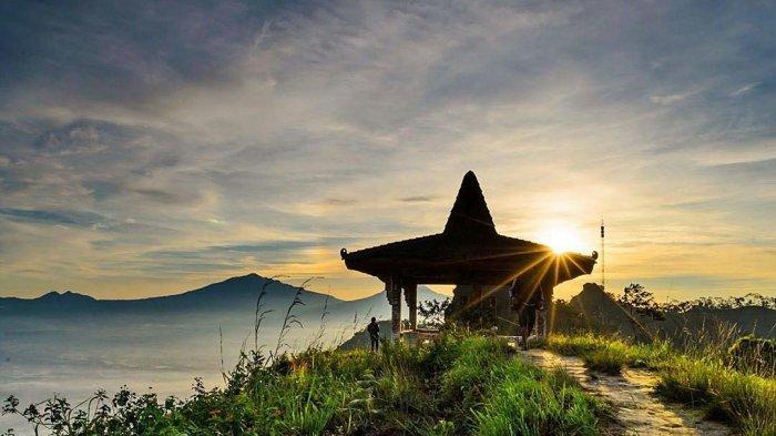 Sunrise di Puncak Suroloyo, Legenda Puncak Suroloyo, Lokasi Destinasi Wisata Alam Puncak Suroloyo, Rute Menuju Lokasi Puncak Suroloyo, Harga Tiket Masuk Puncak Suroloyo, Fasilitas yang Tersedia , Pesona Puncak Suroloyo Kulonprogo, Tips Berlibur