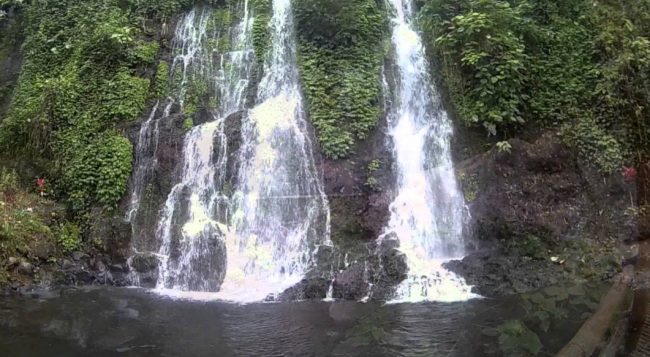 Air Terjun Kembar, 1. Kuala Paret, 2. Pantai Kuala Ketapang, 3. Bukit Kerang, 5. Sungai Gunung Pandan, 6. Air Terjun 7 Tingkat, 7. Istana Karang, 8. Istana Benua Raja (Tutup), 9. Air Terjun Sangka Pane, 10. Pantai Balai, 11. Air Terjun Kembar, 12. Gua Walet, 13. Tangsar Alur Biak, 14. Gua Pintu Kuari , 15. Wisata Lapangan Golf, 16. Pantai Busung Ciung, 17. Pantai Pulau Rukui, 18. Pemandian Sungai Rengas, 19. Pantai Pusong Cium, 20. Water Boom HARAPAN TIRTA, 20.  Pantai Ujung Tamiang