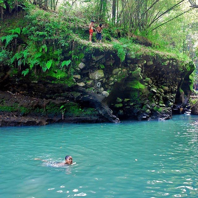 Berenang di Aliran Sungai Boyong yang Super Jernih via IG @jogjaku, Lokasi Wisata Alam Green Kayen, Rute Menuju Lokasi, Harga Tiket Masuk Green Kayen, Fasilitas yang Tersedia, Pemilihan Nama Green Kayen, Pesona Alam Green Kayen, Tips Berlibur