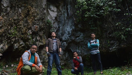 Gua Pintu Kuari via Tamiangtraveller, 1. Kuala Paret, 2. Pantai Kuala Ketapang, 3. Bukit Kerang, 5. Sungai Gunung Pandan, 6. Air Terjun 7 Tingkat, 7. Istana Karang, 8. Istana Benua Raja (Tutup), 9. Air Terjun Sangka Pane, 10. Pantai Balai, 11. Air Terjun Kembar, 12. Gua Walet, 13. Tangsar Alur Biak, 14. Gua Pintu Kuari , 15. Wisata Lapangan Golf, 16. Pantai Busung Ciung, 17. Pantai Pulau Rukui, 18. Pemandian Sungai Rengas, 19. Pantai Pusong Cium, 20. Water Boom HARAPAN TIRTA, 20.  Pantai Ujung Tamiang