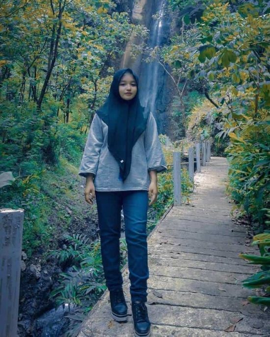 Jembatan Jalur Treking via IG @milla_khs, Lokasi Wisata Alam Air Terjun Sidoharjo, Rute Menuju Lokasi Wisata Air Terjun Sidoharjo, Harga Tiket Masuk Air Terjun Sidoharjo, Fasilitas Tambahan Di Air Terjun Sidoharjo, Pesona Alam Air Terjun Sidoharjo, Tips Berlibur