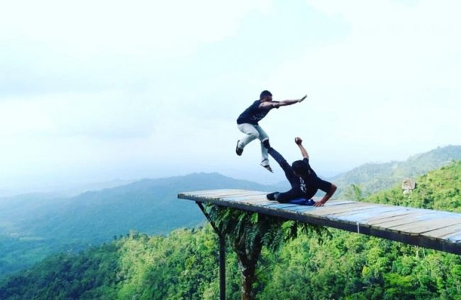 Via IG @rox_gi, Info Umum Kebun Teh Nglinggo, Lokasi Destinasi Wisata Alam Kebun Teh Nglinggo Kulonprogo, Rute Menuju Lokasi, Harga Tiket Masuk Kebun Teh Nglinggo, Fasilitas yang Ada Di Sekitar Lokasi Kebun Teh Nglinggo, Pesona Kebun Teh Nglinggo, Tips Berlibur