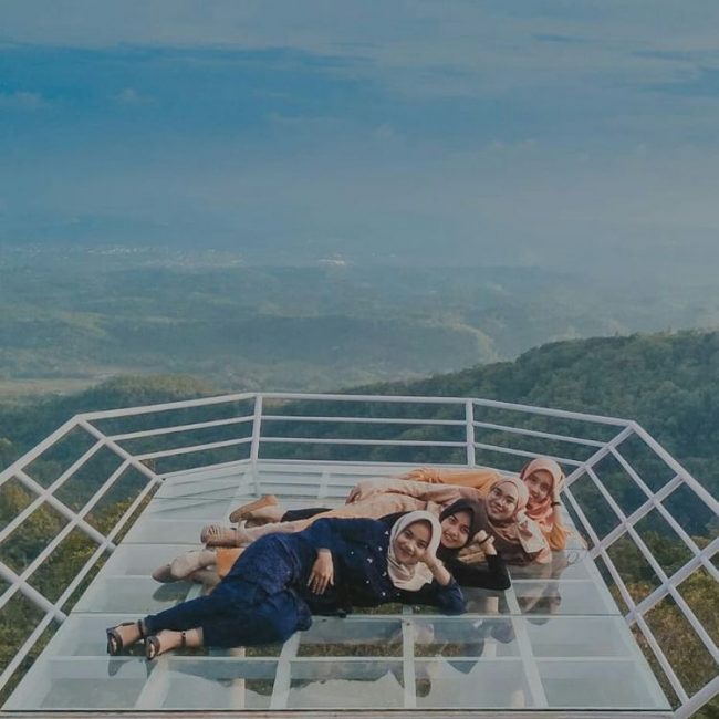 Spot Foto Kece via IG, Lokasi Puncak dipowono, Rute Menuju Lokasi Puncak Dipowono, Harga Tiket Masuk Puncak Dipowono, Fasilitas Tambahan Di Puncak Dipowono, Pesona Puncak Dipowono, Menyaksikan Sunset Dari Puncak Dipowono, Tips Berlibur