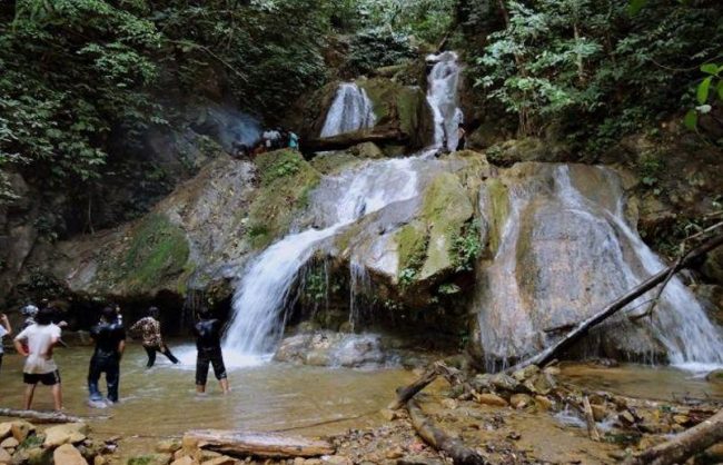 Air Terjun Ketambe, 1. Taman Nasional Gunung Leuser, 2. Gua Lawe Sikap , 3. Taman Nasional Hutan Ketambe , 4. Arung Jeram Sungai Alas , 5. Taman Wisata Lawe Gurah, 6. Masjid Agung At-Taqwa Kutacane, 7. Lapangan Ahmad Yani, 8. Bukit Cinta Kutacane , 9. Air Terjun Lawe Dua , 10. Jambur Mamang , 12. Air Terjun Ketambe , 13. Benteng Kuta Reh , 14. Pantai Goyang, 15. Pantai Timur , 16. Lawe Sikap, 17. Pemandian Air Panas Lawe Ger-Ger, 18. Air Terjun Bakbahu , 19. Waterpark di Kutacane, 20. Situs Rumah Adat, 21. Kuliner Suku Alas dan Kutacane