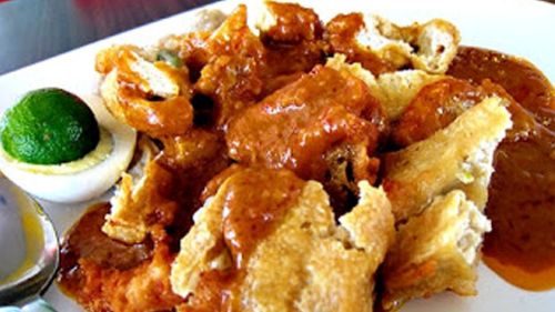 Batagor Bandung, 1. Nasi Liwet Khas Sunda, 2. Nasi Timbel Khas Sunda, 3. Nasi Tutug Oncom, 4. Karedok Khas Sunda, 5. Lotek Sunda, 6. Tumis Genjer Oncom dari Sunda, 7. Pepes Ikan Khas Sunda, 8. Bakakak Hayam, Makanan Khas Sunda yang Unik, 9. Soto Bandung, Salah Satu Makanan Khas Sunda, 10. Soto Mie, Makanan Khas Sunda yang Populer, 11. Mie Kocok, Sajian Kuliner Khas Bandung, 12. Sate Maranggi, Makanan Khas Sunda yang Mendunia, 13. Empal Gentong Khas Jawa Barat, 14. Kupat Tahu, Menu Sarapan Khas Sunda, 15. Geco, Makanan Khas Cianjur, 16. Surabi, Makanan Khas Tradisional Sunda, 17. Tahu Sumedang Khas Sunda, 18. Tahu Gejrot Khas Sunda, 19. Combro Khas Sunda, 20. Bapatong, Makanan Khas Sunda yang Nikmat, 21. Cungkring, Makanan Khas Sunda dari Bogor, 22. Peuyeum Khas Sunda, 23. Kadedemes, Khas Sunda Jawa Barat, 24. Laksa Bogor, Khas Sunda, 25. Batagor, 26. Gepuk, 27. Basreng, 28. Dodol Garut, 29. Kue Gemblong, 30. Kue Cucur, 31. Apem Putih