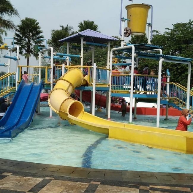 Kampung Batu Tektona Waterpark via IG @eonamaharani