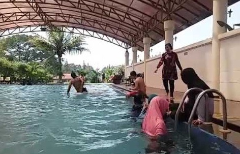 Kolam Renang Setiabudi Regency