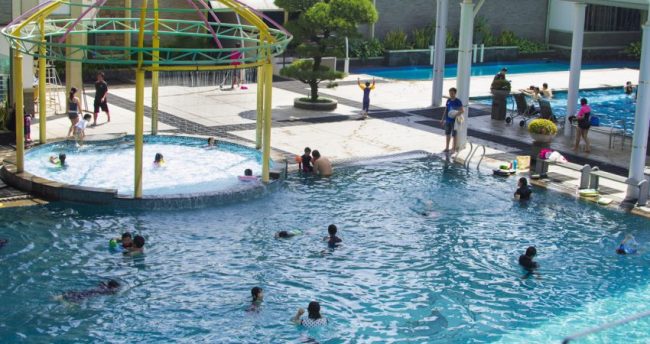 Kolam Renang Singgasana Pradana Foto Official