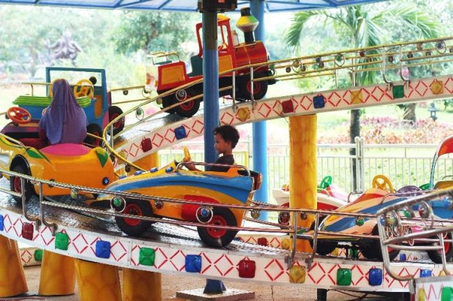 Mobil Tanjak, Legenda di Taman Legenda , Lokasi dan Jam Operasional Taman Legenda TMII, Harga Tiket Masuk Taman Legenda TMII, Daya Tarik Taman Legenda TMII, Wahana Di Taman Legenda Keong Mas, Fasilitas yang Ada di Taman Legenda, Saran dan Tips Saat Berlibur di Taman Legenda