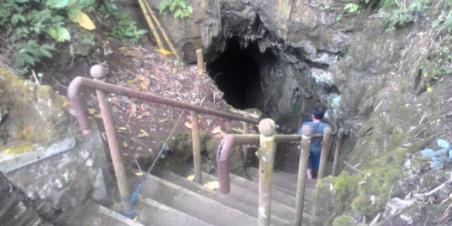Mulut Goa Kiskedo, Lokasi Goa Kiskendo, Harga Tiket Masuk Goa Kiskendo, Keunikan Goa Kiskendo Kulonprogo, Tips Berlibur Ke Gua Kiskendo