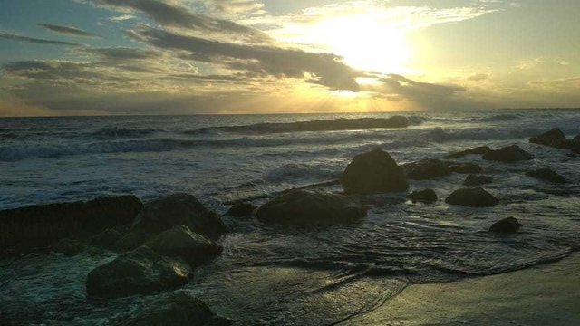 Pantai Batu Putih via Steemit, 1. Pantai Ujong Kareung, 2. Pantai Lhok Bubon, 3. Pantai Batee Puteh , 4. Pantai Suak Ribee, 5. Pantai Lanaga, 6. Masjid Agung Meulaboh , 7. Pantai Pusong Sangkalan, 8. Genang Gedong , 9. Pantai Lhok Geudong , 10. Pantai Ujong Karang , 11. Pantai Kasih, 12. Pantai Batu Putih, 13. Pantai Ujung Batee, 14. Krueng Tutut, 15. Pantai Blang Ulam, 16. Pantai Cemara Indah , 17. Makam Pahlawan Nasional Teuku Umar, 18. Pantai Jilbab, 19. Pantai Lhok Ketapang, 20. Taman Laut Ujung Manggeng, 21. Pantai Ujung Manggeng , 22. Pemandian Krueng Baru , 23. Pemandian Putroe Ijoe, 24. Gua Seumancang Kuta Tinggi, 25. Pulau Gosong, 26. Krueng Babahrot, 27. Pucok Krung Ale, 28. Pantai Ujung Serangga, 29. Tugu Kupiah Teuku Umar, 30. Air Terjun Gampong Pungkie, 31. Danau Geunang Geudong, 32. Taman Hijriah, 33. Pantai Suak Timah, 34. Wisata Waterboom Mini, 35. Lebok Pineu