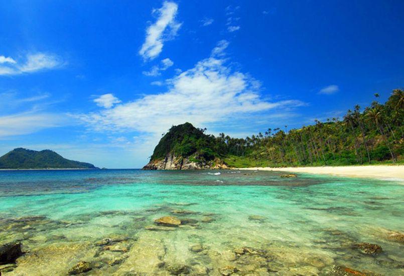 Pantai Kuala Parek - Tempat Wisata di Aceh Timur, 1. Air Terjun Weh Hilang, 2. Pantai Kuala Beukah, 3. Pantai Kuala Parek, 4. Pantai Idi Cut, 5. Pantai Ketapang Mameh, 6. Situs Kerajaan Peureulak, 7. Pantai Pusong Kuala Idi, 8. Air Terjun Paya Bili, 9. Pantai Wisata Kuala Peudawa, 10. Pantai Kuala Simpang Ulim, 11. Pantai Kuala Geulumpang, 12. Pantai Alur Dua Muka, 13. Taman Bambu Runcing, 14. Hutan Mangrove, 15. Mutiara Waterpark, 16. Hutan Lindung, 17. Gedung Balee Juang, 18. Kolam Renang Tirta Virta Raya