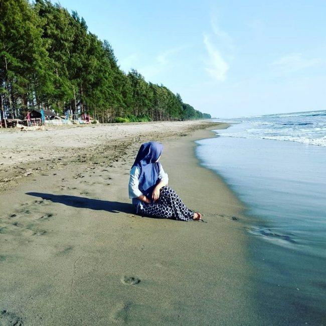 Pantai Naga Permai via IG @kasmaini0111, 1. Puncak Singgah Mata, 2. Pantai Naga Permai, 3. Krueng Isep, 4. Bendungan Irigasi Ule Jalan, 5. Pantai Suak Dama /TPI, 6. Pantai Seunagan, 7. Masjid Gudong Buloh, 8. Danau Laut Tadu, 9. Masjid Giok dan Pusat Perkantoran Suka Makmue, 10. Taman Ratu Balqis, 11. Pantai Cermai, 12. Pantai Lhok Raja, 13. Masjid Baburrayyan, 14. Museum Al Qur’an Kuno, 15. Banta Tok Jong Kab, 16. Alue Batee Puteh, 17. Alue Gantung, 18. Wisata Kuliner di Nagan Raya