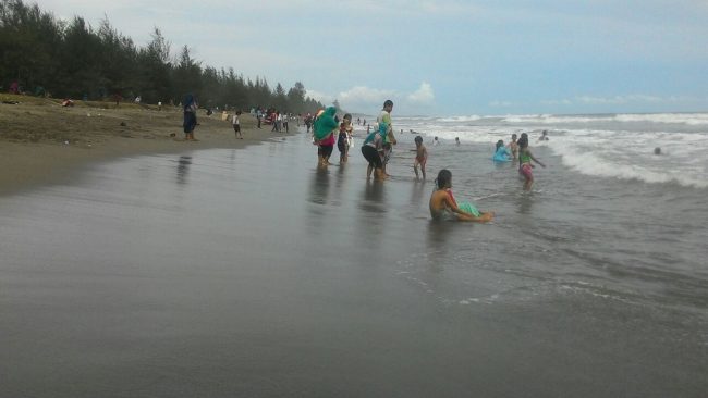 Pantai Seunagan, 1. Puncak Singgah Mata, 2. Pantai Naga Permai, 3. Krueng Isep, 4. Bendungan Irigasi Ule Jalan, 5. Pantai Suak Dama /TPI, 6. Pantai Seunagan, 7. Masjid Gudong Buloh, 8. Danau Laut Tadu, 9. Masjid Giok dan Pusat Perkantoran Suka Makmue, 10. Taman Ratu Balqis, 11. Pantai Cermai, 12. Pantai Lhok Raja, 13. Masjid Baburrayyan, 14. Museum Al Qur’an Kuno, 15. Banta Tok Jong Kab, 16. Alue Batee Puteh, 17. Alue Gantung, 18. Wisata Kuliner di Nagan Raya