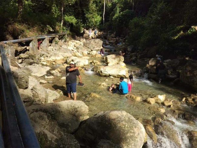 Pemandian Putroe Ijoe via IG @masrian, 1. Pantai Ujong Kareung, 2. Pantai Lhok Bubon, 3. Pantai Batee Puteh , 4. Pantai Suak Ribee, 5. Pantai Lanaga, 6. Masjid Agung Meulaboh , 7. Pantai Pusong Sangkalan, 8. Genang Gedong , 9. Pantai Lhok Geudong , 10. Pantai Ujong Karang , 11. Pantai Kasih, 12. Pantai Batu Putih, 13. Pantai Ujung Batee, 14. Krueng Tutut, 15. Pantai Blang Ulam, 16. Pantai Cemara Indah , 17. Makam Pahlawan Nasional Teuku Umar, 18. Pantai Jilbab, 19. Pantai Lhok Ketapang, 20. Taman Laut Ujung Manggeng, 21. Pantai Ujung Manggeng , 22. Pemandian Krueng Baru , 23. Pemandian Putroe Ijoe, 24. Gua Seumancang Kuta Tinggi, 25. Pulau Gosong, 26. Krueng Babahrot, 27. Pucok Krung Ale, 28. Pantai Ujung Serangga, 29. Tugu Kupiah Teuku Umar, 30. Air Terjun Gampong Pungkie, 31. Danau Geunang Geudong, 32. Taman Hijriah, 33. Pantai Suak Timah, 34. Wisata Waterboom Mini, 35. Lebok Pineu