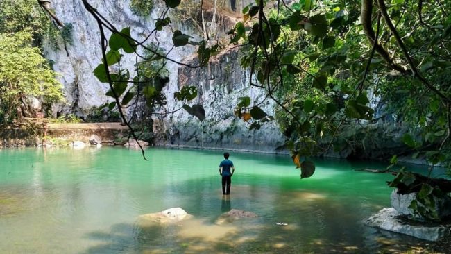 Pucoek Krueng Raba via IG @rajamulkan, 1. Masjid Raya Baiturrahman, 2. Air Terjun Kuta Malaka, 3. Air Terjun Pekan Bilui, 3. Benteng Indra Patra, 4. Ujung Kelindu , 5. Pucoek Krueng Raba, Lhoknga , 6. Bukit Lhok Eumpe , 7. Pantai Lhok Mee , 8. Pantai Lampuk , 9. Pantai Lhoknga, 10. Pantai Ulee Lheue , 11. Kapal Apung Lampulo, 12. Museum Tsunami dan Pemakaman Kerkhof Peutjoet , 13. Taman Sari Gunongan dan Pinto Khob , 14. Museum Aceh (Rumah Aceh), 15. Taman Ratu Safiatuddin, 16. Lapangan Blangpadang, 17. PLTD (Pembangkit Listrik Tenaga Diesel) Apung 1, 18. Pantai Lampuuk, 19. Museum Rumah Cut Nyak Dien, 20. Air Terjun Peukan Biluy, 21. Puncak Geurutee, 22. Museum Sejarah Aceh, 23. Bukit Soeharto Aceh, 24. Bukit Lhoknga, 25. Taman Bustanussalatin, 26. Balai Pelestarian Peninggalan Purbakala, 27. Wahana Impian Malaka, 28. Pantai Iboih, 29. Pantai Alue Naga, 30. Makam Sultan Aceh Kandang XII, 31. Makam Syiah Kuala, 32. Masjid Baiturrahim Ulee Lheue, 33. Makam Raja Aceh, 34. Taman Putroe Phang, 35. Hutan Kota BNI Banda Aceh, 36. Balai Pelestarian Cagar Budaya, 37. Wisata Kuliner Keudah, 38. Simpang Mesra