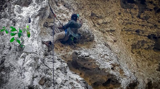Rock Climbing Gua Kiskendo via IG @agungsetiaji028, Lokasi Goa Kiskendo, Harga Tiket Masuk Goa Kiskendo, Keunikan Goa Kiskendo Kulonprogo, Tips Berlibur Ke Gua Kiskendo