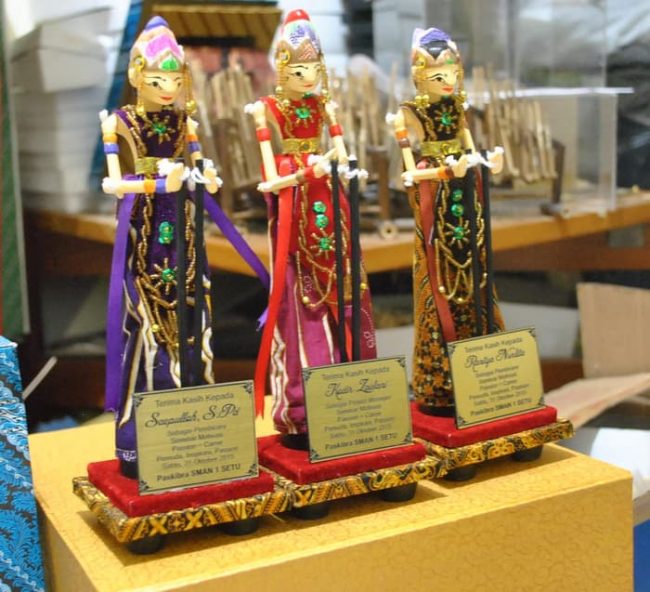 Souvenir Wayang Golek