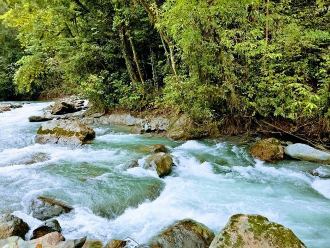 Sungai Krueng Isep via IG @ismiamalina, 1. Puncak Singgah Mata, 2. Pantai Naga Permai, 3. Krueng Isep, 4. Bendungan Irigasi Ule Jalan, 5. Pantai Suak Dama /TPI, 6. Pantai Seunagan, 7. Masjid Gudong Buloh, 8. Danau Laut Tadu, 9. Masjid Giok dan Pusat Perkantoran Suka Makmue, 10. Taman Ratu Balqis, 11. Pantai Cermai, 12. Pantai Lhok Raja, 13. Masjid Baburrayyan, 14. Museum Al Qur’an Kuno, 15. Banta Tok Jong Kab, 16. Alue Batee Puteh, 17. Alue Gantung, 18. Wisata Kuliner di Nagan Raya