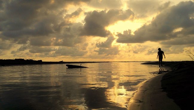 Taman Laut Ujung Manggeng via Jurnal jejak, 1. Pantai Ujong Kareung, 2. Pantai Lhok Bubon, 3. Pantai Batee Puteh , 4. Pantai Suak Ribee, 5. Pantai Lanaga, 6. Masjid Agung Meulaboh , 7. Pantai Pusong Sangkalan, 8. Genang Gedong , 9. Pantai Lhok Geudong , 10. Pantai Ujong Karang , 11. Pantai Kasih, 12. Pantai Batu Putih, 13. Pantai Ujung Batee, 14. Krueng Tutut, 15. Pantai Blang Ulam, 16. Pantai Cemara Indah , 17. Makam Pahlawan Nasional Teuku Umar, 18. Pantai Jilbab, 19. Pantai Lhok Ketapang, 20. Taman Laut Ujung Manggeng, 21. Pantai Ujung Manggeng , 22. Pemandian Krueng Baru , 23. Pemandian Putroe Ijoe, 24. Gua Seumancang Kuta Tinggi, 25. Pulau Gosong, 26. Krueng Babahrot, 27. Pucok Krung Ale, 28. Pantai Ujung Serangga, 29. Tugu Kupiah Teuku Umar, 30. Air Terjun Gampong Pungkie, 31. Danau Geunang Geudong, 32. Taman Hijriah, 33. Pantai Suak Timah, 34. Wisata Waterboom Mini, 35. Lebok Pineu