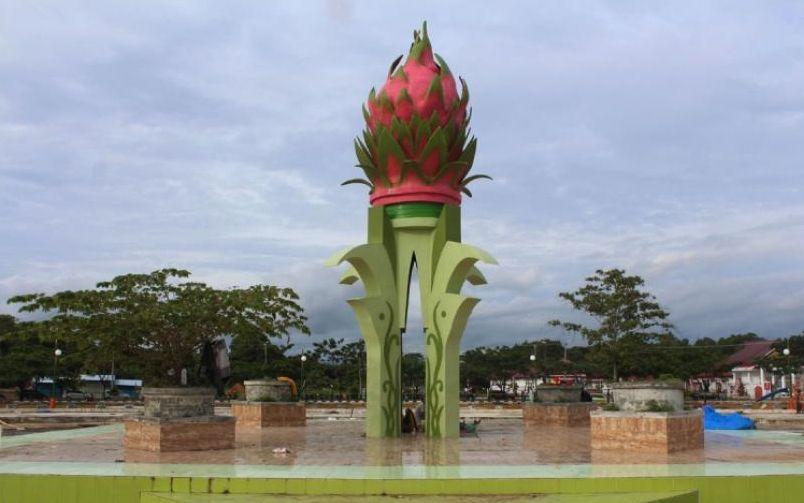 Taman Ratu Balqis, 1. Puncak Singgah Mata, 2. Pantai Naga Permai, 3. Krueng Isep, 4. Bendungan Irigasi Ule Jalan, 5. Pantai Suak Dama /TPI, 6. Pantai Seunagan, 7. Masjid Gudong Buloh, 8. Danau Laut Tadu, 9. Masjid Giok dan Pusat Perkantoran Suka Makmue, 10. Taman Ratu Balqis, 11. Pantai Cermai, 12. Pantai Lhok Raja, 13. Masjid Baburrayyan, 14. Museum Al Qur’an Kuno, 15. Banta Tok Jong Kab, 16. Alue Batee Puteh, 17. Alue Gantung, 18. Wisata Kuliner di Nagan Raya