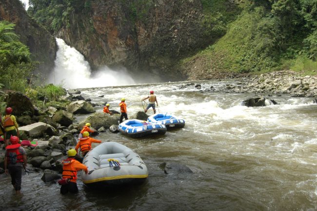 Air Terjun Kedabuhan, 1. Irigasi Sungai Namo Buaya, 2. Air Terjun Kedabuhan , 3. Arung Jeram Lae Kombih, 4. Wisata Alam Penuntungan, 5. Air Terjun SKPC, 6. Jembatan Rundeng, 7. Silangit Singgersing , 8. Taman Hutan Rakyat Lae Kombih, 9. Pemandian Nantampuk Mas, 10. Air Terjun Batu Napal , 11. Makam Syekh Hamzah Al-Fansuri, 12. Lapangan Beringin, 13. Kolam Kasman, 14. Area Wisata Sikelang, 16. Taman Kota Subulussalam, 17. Ekowisata Lae Soraya, 18. Kebun Buah Naga Longkib, 19. Kebun Buah Salak, 20. Wisata Kuliner di Garuda Duo