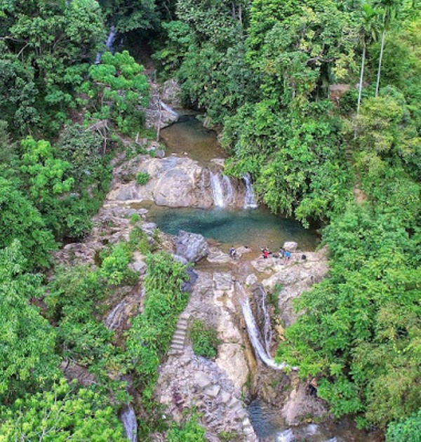 Air Terjun Tujuh Tingkat via IG @albar_rusman, 1. Arung Jeram di Sungai Alas, 2. Air Terjun Tingkat Tujuh, 3. Tapak Tuan Tapa, 4. Pantai Batee Putih, 5. Pantai Bidari Samadua, 6. Pantai Lhok Nibong, 7. Pantai Ujong Nibong, 8. Pantai Lhok Mamplam, 9. Pemandian Air Dingin, 10. Air Terjun Dingin, 10. Pemandian Panjupian, 11. Talago Batu, 12. Sungai Lawe Melang, 13. Batu Putri Batupang, 14. Pulau Dua Bakongan, 15. Bukit Puncak Gemilang, 16. Batu Berlayar, 17. Pantai Lhok Rukam, 18. Pantai Seurudong, 19. Pantai Seubadeh, 20. Air Terjun Tangga Seribu, 21. Pantai Pasir Putih, 22. Pantai Batu Hitam, 23. Pemandian Putri Naga, 24. Jambo Hatta, 25. Masjid Istiqamah Tapak Tuan, 26. Tapak Tuan Taman Pala, 28. Wisata Edukasi Penyu Belimbing, 29. Pantai Cemara Ujung Batu Pasieraja, 30. Pantai Ladang Tuha Pasieraja, 31. Danau Laut Bangko, 32. Air Terjun Air Pinang, 33. Air Terjun Telago Batu Mersak, 34. Pantai Batee Puteh, 35. Pantai Bakongan Timur