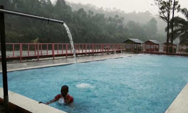 Area Wisata Sikelang via Youtube.com Aldiafriansyah, 1. Irigasi Sungai Namo Buaya, 2. Air Terjun Kedabuhan , 3. Arung Jeram Lae Kombih, 4. Wisata Alam Penuntungan, 5. Air Terjun SKPC, 6. Jembatan Rundeng, 7. Silangit Singgersing , 8. Taman Hutan Rakyat Lae Kombih, 9. Pemandian Nantampuk Mas, 10. Air Terjun Batu Napal , 11. Makam Syekh Hamzah Al-Fansuri, 12. Lapangan Beringin, 13. Kolam Kasman, 14. Area Wisata Sikelang, 16. Taman Kota Subulussalam, 17. Ekowisata Lae Soraya, 18. Kebun Buah Naga Longkib, 19. Kebun Buah Salak, 20. Wisata Kuliner di Garuda Duo