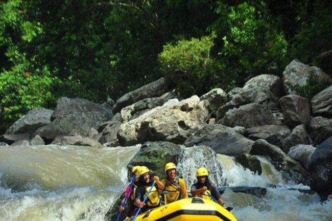 Arung Jeram Samar Kilang, 1. Kolam Air Panas Simpang Balik, 2. Monumen Radio Rimba Raya , 3. Air Terjun Tansaran Bidin , 4. Air Terjun Reje Ilang, 5. Air Terjun Bintang Musara , 6. Makam Datu Beru , 7. Arung Jeram Samar Kilang , 8. Puncak Burni Telong , 9. Danau Lut Kucak , 10. Air Panas Bandar Lampahan , 11. Mendaki Gunung Geureudong , 12. Jembatan Kala Semayon , 12. Festival Panen Kopi Bener Meriah , 13. Wih Ni Kulus , 14. Lembah Pentago , 15. Pacuan Kuda Tradisional