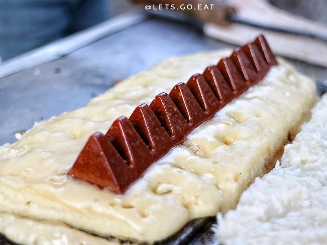 Bandros via IG @lets.go.eat, 1. Peuyeum Bandung, 2. Pisang Bollen Kartika Sari Bandung, 3. Primarasa : Picnic Roll, 4. Surabi Bandung, 5. Brownies Kukus Amanda Bandung, 6. Gepuk Nyonya Ong, 7. Brownies Prima Rasa, 8. Tahu Susu Bandung, 9. Keripik Maicih, 10. Bakso Goreng, 11. Rujak Cireng, 12. Seblak, 13. Cilok, 14. Oncom Raos, 15. Batagor Riri, 16. Kafetaria Pia 170, 17. Martabak Bandung, 18. Kopi Aroma, 19. Bandung Makuta, 20. Rujak Cireng, 21. Tempe Gila, 22. Kue Cubit, 23. Mochi Es Krim, 24. Wajit Cililin, 25. Yogurt Cisangkuy, 26. Es Cincau Kacang Merah, 27. Pevo Cake, 28. Bandung Kunafe, 29. Bandung Princess cake, 30. Bandung Kanaya, 31. Madinah cake, 32. Keripik Karuhun, 33. Bolu Bakar Tunggal, 34. Basreng Asin dan Pedas, 35. Es Goyobod, 36. Karedok, 37. Ulukuteuk Leunca, 38. Colenak, 39. Nasi Tutug Oncom, 40. Nasi Timbel, 41. Mie Kocok, 42. Bandros, 43. Cuanki, 44. Gehu Jeletot, 45. Keripik Moring