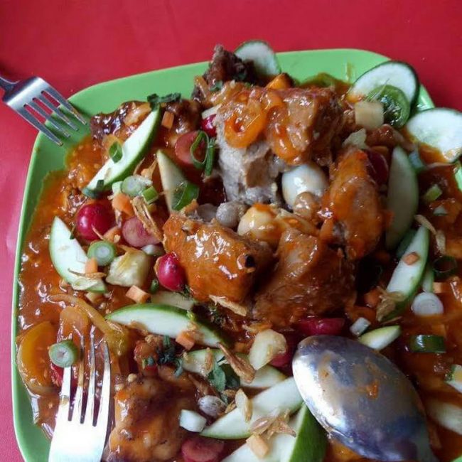 Bakso Balungan Cianjur, 1. Roti Manis Tan Keng Cu, 2. Laksa Cianjur, 3. Mie Ayam Mang Memed, 5. Sate Ayam Bumi Nini, 6. Kentang Stik, 7. Asinan dan Manisan Buah, 8. Batagor Cianjur, 9. Tauco, 10. Moci, 11. Roti Popon, 12. Bubur Cianjur, 13. Nasi Pepes khas Cianjur, 14. Sate Maranggi, 15. Keripik Singkong, 16. Bandrek khas Cianjur, 17. Tauco Cookies, 18. Pesmol Kembung, 19. Ikan Bakar khas Cianjur, 20. Sambel Hejo, 21. Beras Pandanwangi, 22. Marici Putumayang, 23. Rogan Sop, 24.  Bakso Balungan Cianjur