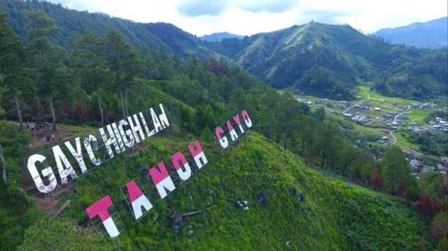 Bur Gayo Highland, 1. Danau Laut Tawar, 2. Goa Loyang Datu Merah, 3. Goa Loyang Koro, 4. Air Terjun Mangaya , 5. Kota Takengon , 6. Pantai Menye, 7. Pantan Terong , 8. Bur Telege , 9. Masjid Ruhama Takengon , 10. Arung Jeram Lukup Badak, 11. Gayo Waterpark , 12. Desa Bintang, 13. Buntul Rintis , 14. Lancuk Leweng , 15. Goa Putri Pukes, 16. Atu Tingkok, 17. Dermaga Takengon, 18. Galeri Kopi, 19. Tambatan Perahu, Kampung Lot Kala, 20. Air Terjun Mengaya, 21. Goa Loyang Koro, 22. Loyang Mendale, 23. Bur Gayo Highland, 24. Gunung Singgah Mata, 25. Air Terjun Bur Bulet
