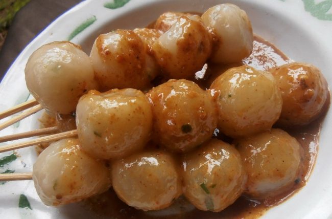 Cilok, 1. Peuyeum Bandung, 2. Pisang Bollen Kartika Sari Bandung, 3. Primarasa : Picnic Roll, 4. Surabi Bandung, 5. Brownies Kukus Amanda Bandung, 6. Gepuk Nyonya Ong, 7. Brownies Prima Rasa, 8. Tahu Susu Bandung, 9. Keripik Maicih, 10. Bakso Goreng, 11. Rujak Cireng, 12. Seblak, 13. Cilok, 14. Oncom Raos, 15. Batagor Riri, 16. Kafetaria Pia 170, 17. Martabak Bandung, 18. Kopi Aroma, 19. Bandung Makuta, 20. Rujak Cireng, 21. Tempe Gila, 22. Kue Cubit, 23. Mochi Es Krim, 24. Wajit Cililin, 25. Yogurt Cisangkuy, 26. Es Cincau Kacang Merah, 27. Pevo Cake, 28. Bandung Kunafe, 29. Bandung Princess cake, 30. Bandung Kanaya, 31. Madinah cake, 32. Keripik Karuhun, 33. Bolu Bakar Tunggal, 34. Basreng Asin dan Pedas, 35. Es Goyobod, 36. Karedok, 37. Ulukuteuk Leunca, 38. Colenak, 39. Nasi Tutug Oncom, 40. Nasi Timbel, 41. Mie Kocok, 42. Bandros, 43. Cuanki, 44. Gehu Jeletot, 45. Keripik Moring