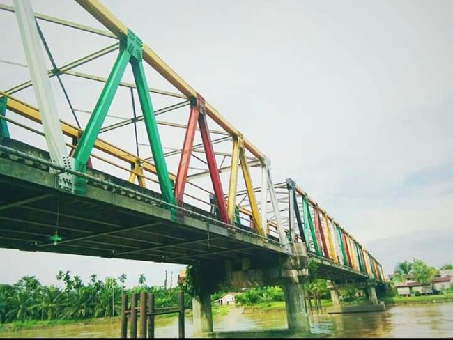 Jembatan Rundeng, 1. Irigasi Sungai Namo Buaya, 2. Air Terjun Kedabuhan , 3. Arung Jeram Lae Kombih, 4. Wisata Alam Penuntungan, 5. Air Terjun SKPC, 6. Jembatan Rundeng, 7. Silangit Singgersing , 8. Taman Hutan Rakyat Lae Kombih, 9. Pemandian Nantampuk Mas, 10. Air Terjun Batu Napal , 11. Makam Syekh Hamzah Al-Fansuri, 12. Lapangan Beringin, 13. Kolam Kasman, 14. Area Wisata Sikelang, 16. Taman Kota Subulussalam, 17. Ekowisata Lae Soraya, 18. Kebun Buah Naga Longkib, 19. Kebun Buah Salak, 20. Wisata Kuliner di Garuda Duo