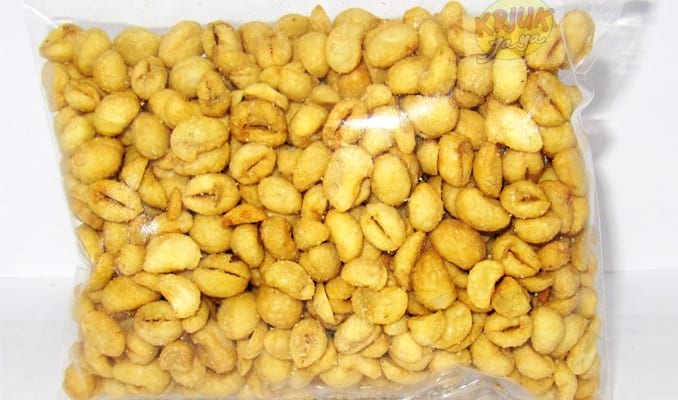 Kacang Bogor, 1. Bolu Lapis Sangkuriang, 2. Roti Unyil Venus, 3. Ubi Bakar Cilembu, 4. Macaroni Panggang, 5. Kacang Bogor, 6. Brownies Bogor, 7. Bika Bogor, 8. Papapia, 9. Miss Pumpkin, 10. Asinan Bogor, 11. Risol Bogor, 12. Kue Cubit, 13. Bogor Raincake, 14. Talas, 15. Strudel Bogor, 16. Klappertaart, 17. Pie Talas, 18. Batik Bogor, 19. Kaos Unchal, 20. Mochibo, 21. Brownies pisang, 22. Keripik Talas, 23. Keripik Pisang Kepok, 24. Roti Muli, 25. Ambrosia, 26. Pie – Pia Apple Pie, 27. Brownies talas – Mr. BrownCo, 28. Souvenir Bunga Bangkai, 29. Lesung Keramik, 30. Ecodoe, 31. Wayang Bambu, 32. Wayang Golek, 33. Kujang, 34. Keripik Mbah Gugel
